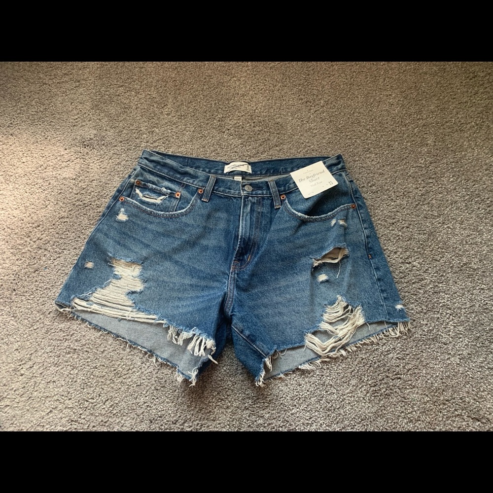 A&F Curve Love Shorts. Reposhing because they’re a little too big for me.